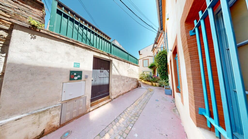 STUDIO MEUBLÉ – QUARTIER DES CARMES / RUE NEUVE