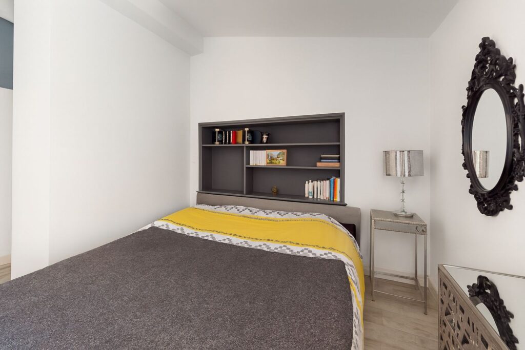 STUDIO MEUBLÉ – QUARTIER DES CARMES / RUE NEUVE