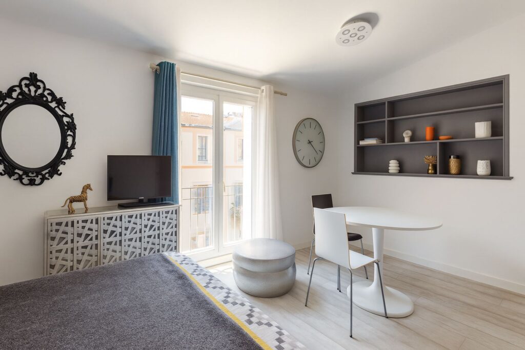 STUDIO MEUBLÉ – QUARTIER DES CARMES / RUE NEUVE