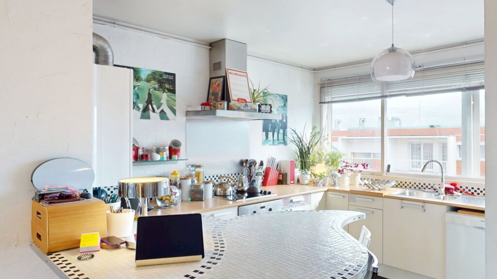 Appartement À Vendre T3 avec ascenseur en très bon état