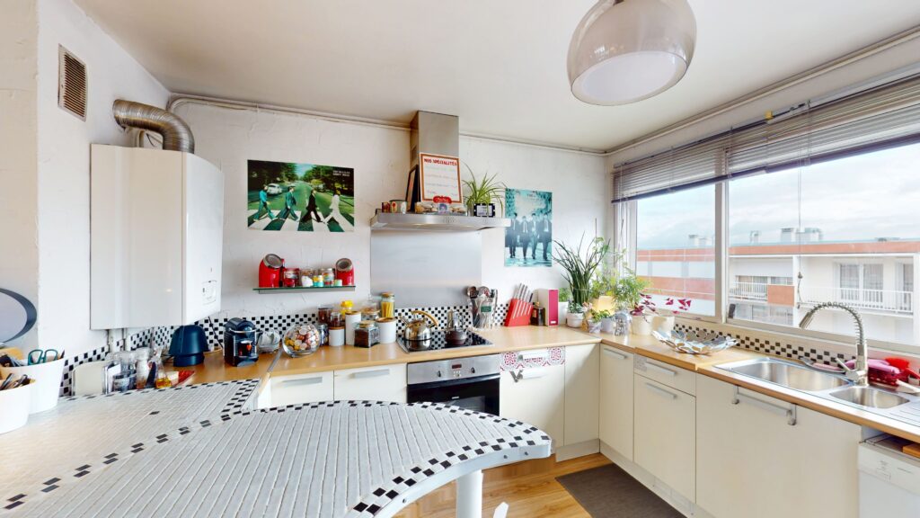 Appartement À Vendre T3 avec ascenseur en très bon état