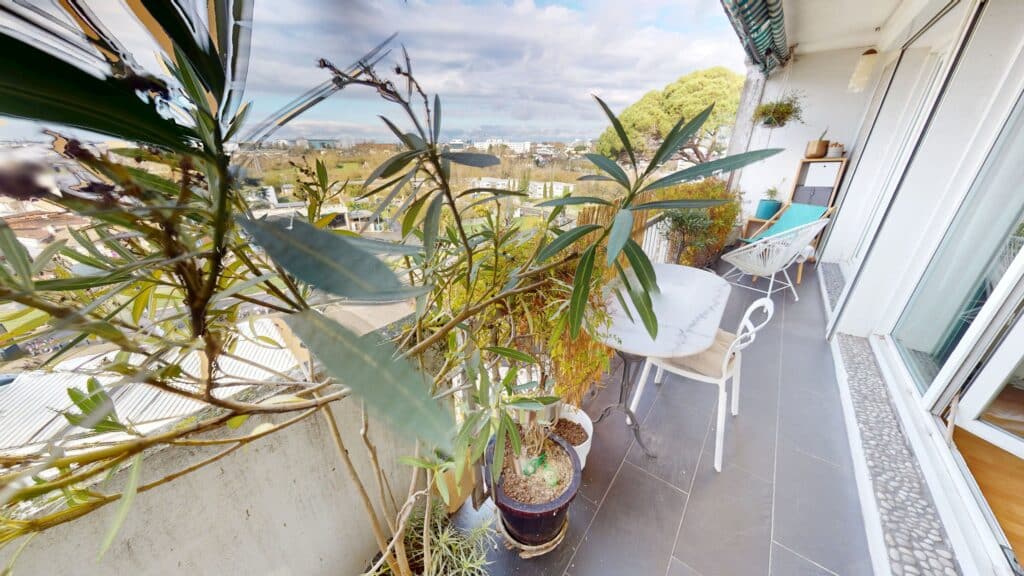 Appartement À Vendre T3 avec ascenseur en très bon état