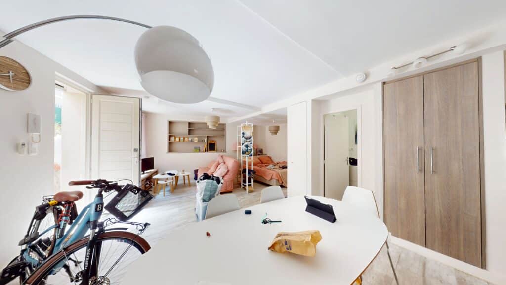 IMMEUBLE COMPOSÉ DE 5 STUDIOS EXCELLENT ETAT LOUÉ EN MEUBLÉ