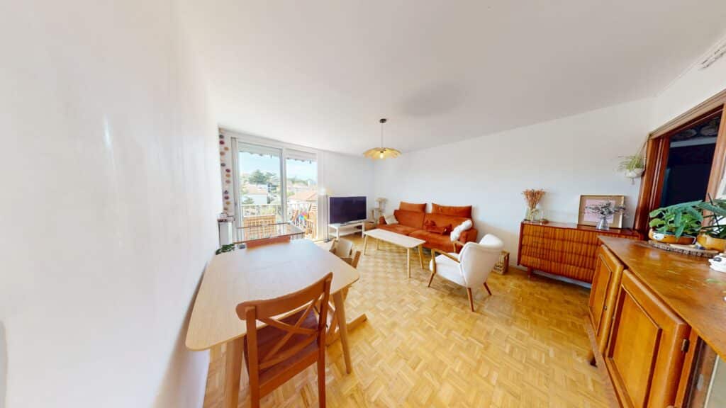 Appartement À Vendre T4 d'env. 70 m² avec balcon et loggia, cave et garage