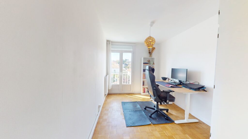 Appartement À Vendre T4 d'env. 70 m² avec balcon et loggia, cave et garage