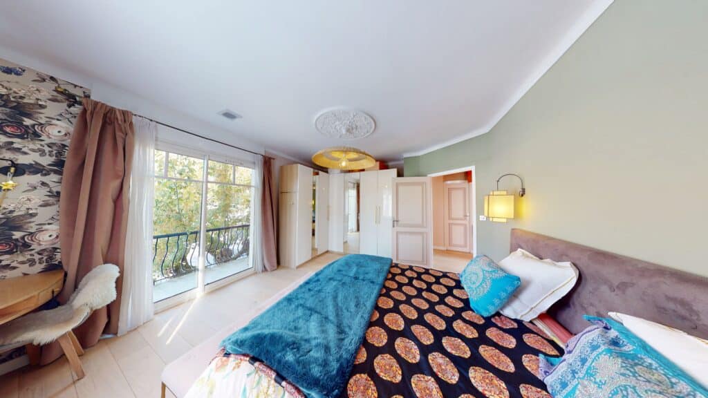 Maison À Vendre contemporaine rénovée – 5 min à pied du métro Roseraie– 152 m²