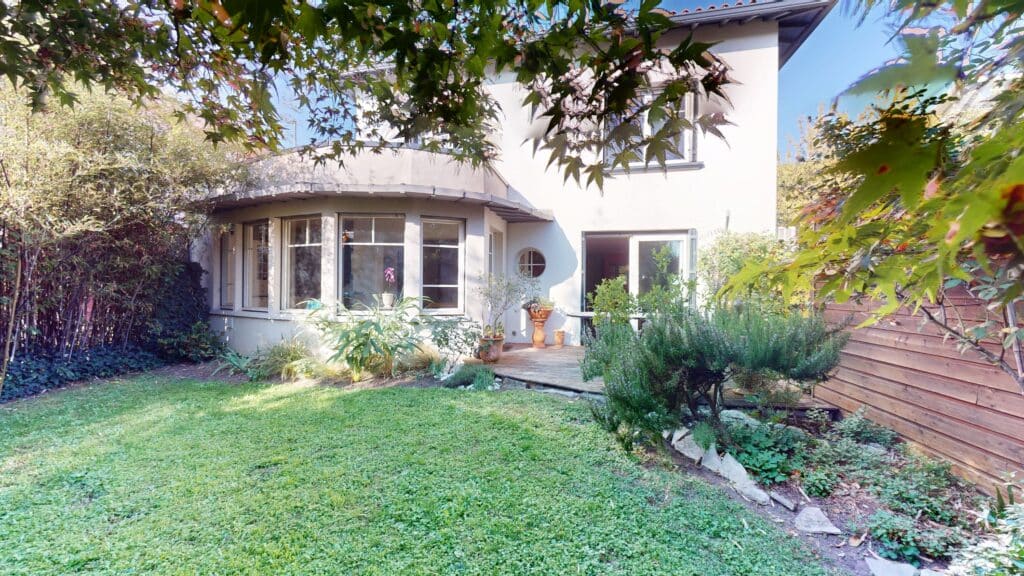 Maison À Vendre contemporaine rénovée – 5 min à pied du métro Roseraie– 152 m²