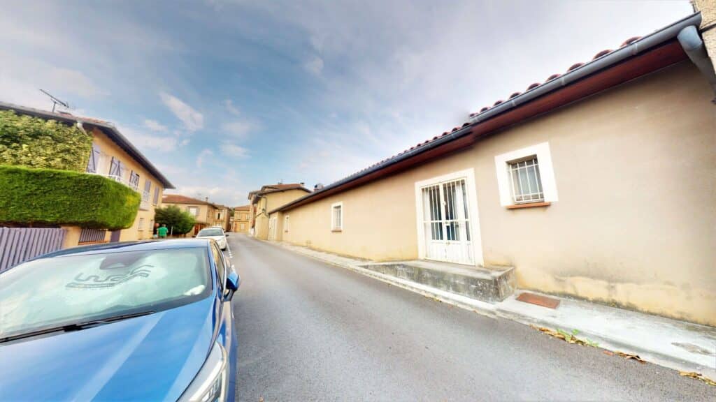 MUR A VENDRE - PLATEAU DE 342M2 AU CENTRE DE CASTELNAU D'ESTRETEFONDS A RENOVER