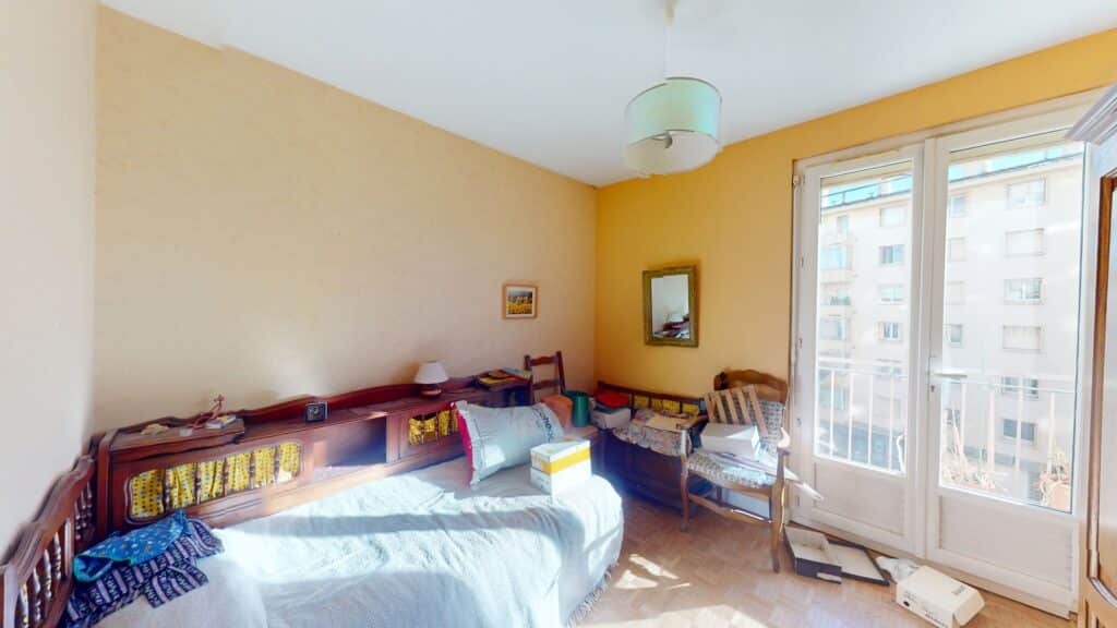 T3 DE 56M2 AVEC ASCENSEUR, BALCON ET CAVE- 19 RUE BAYARD