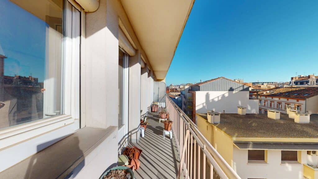 T3 DE 56M2 AVEC ASCENSEUR, BALCON ET CAVE- 19 RUE BAYARD