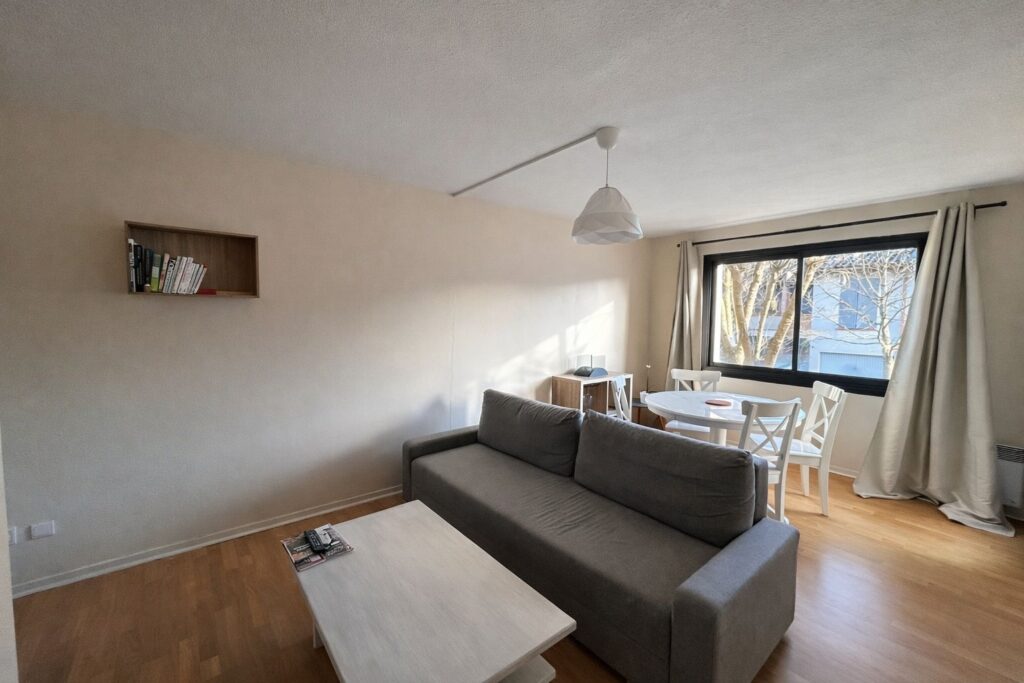 Appartement À Vendre T2 avec balcon et parking