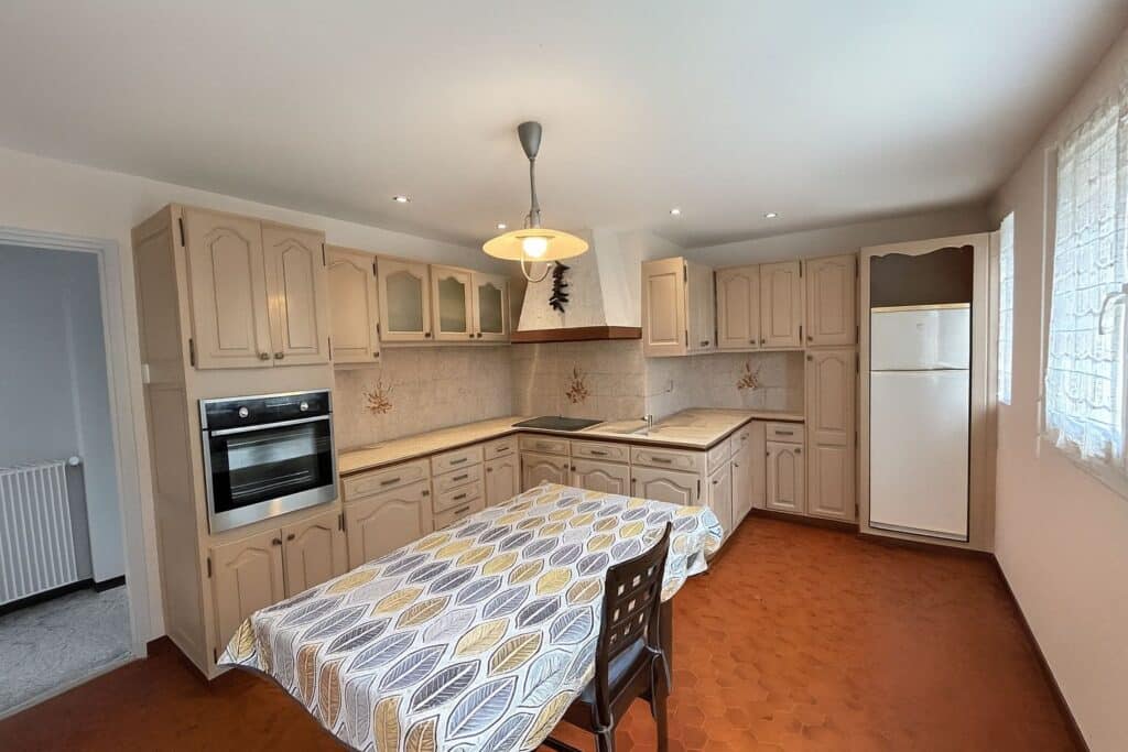 Appartement T6 À Vendre abri voiture et jardin privatif