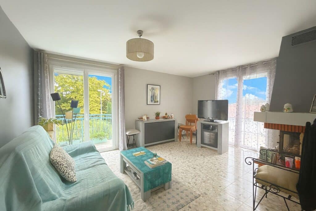 Appartement T6 À Vendre abri voiture et jardin privatif