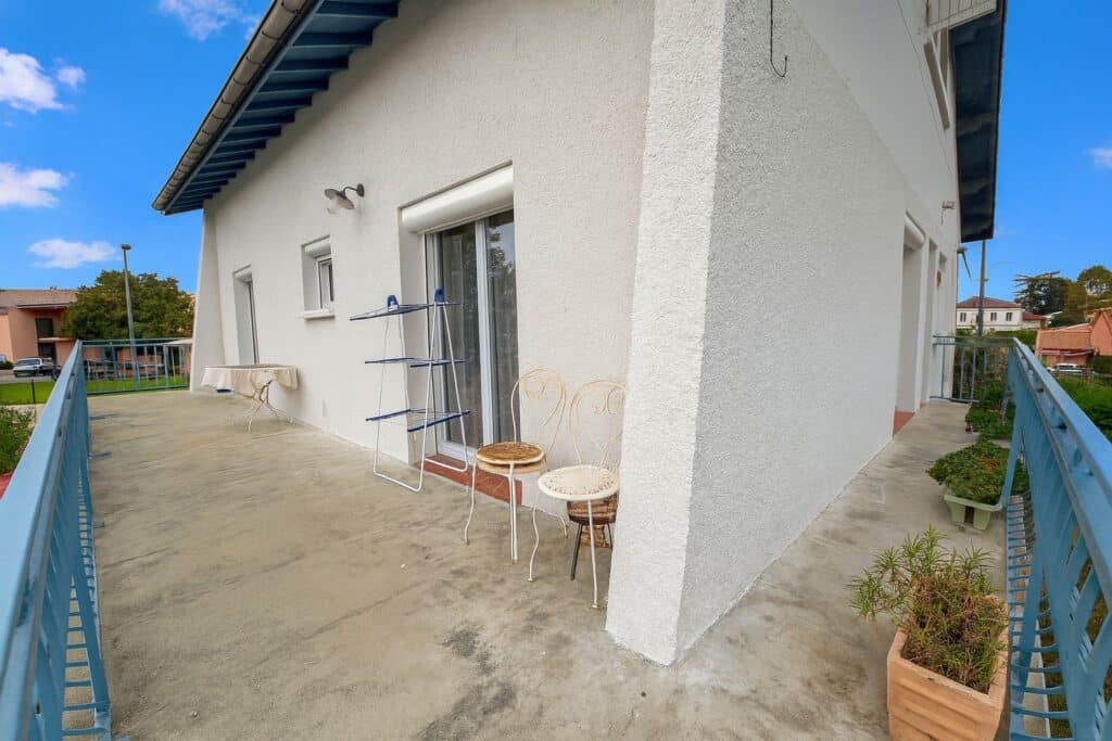 Appartement T6 À Vendre abri voiture et jardin privatif