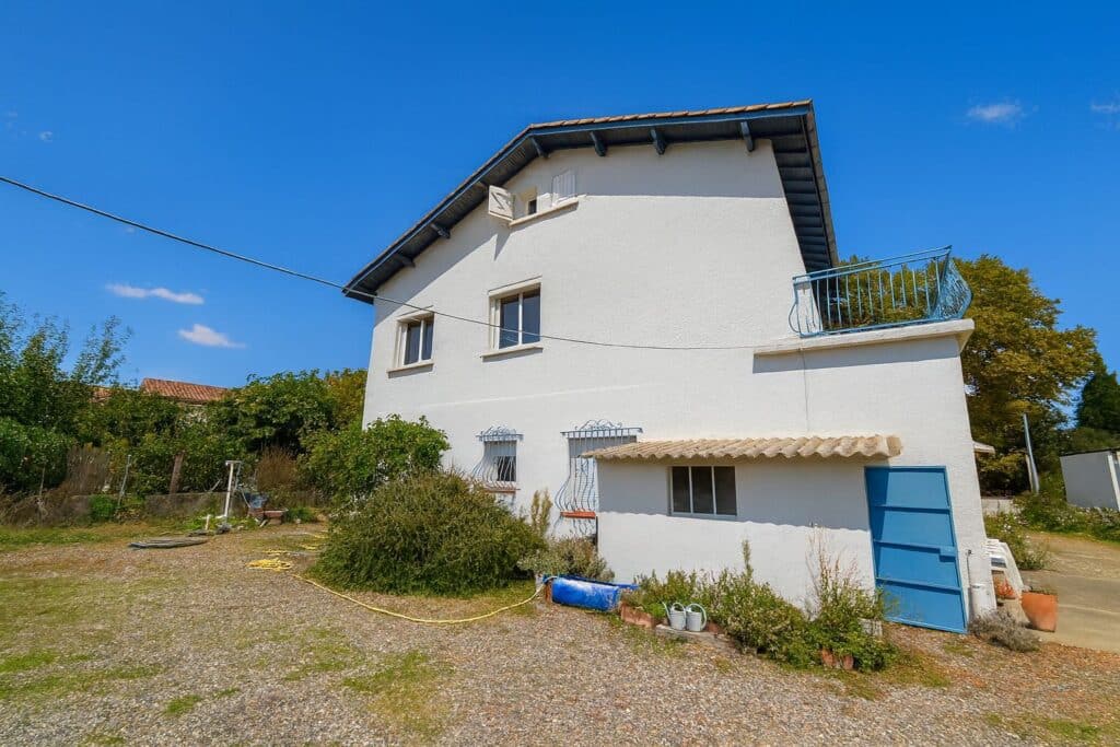 Appartement T6 À Vendre abri voiture et jardin privatif