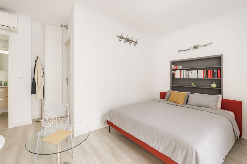 STUDIO MEUBLÉ – QUARTIER DES CARMES / RUE NEUVE