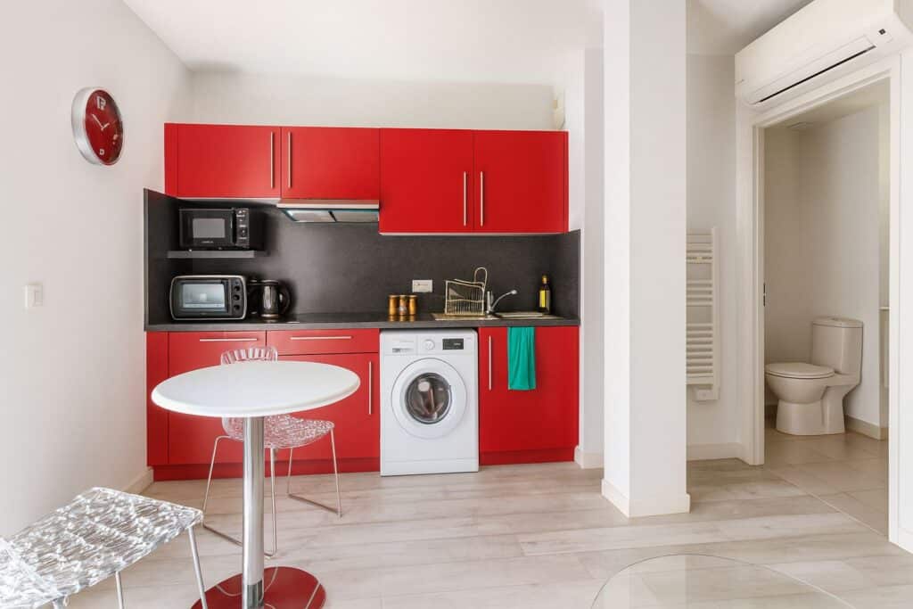 STUDIO MEUBLÉ – QUARTIER DES CARMES / RUE NEUVE