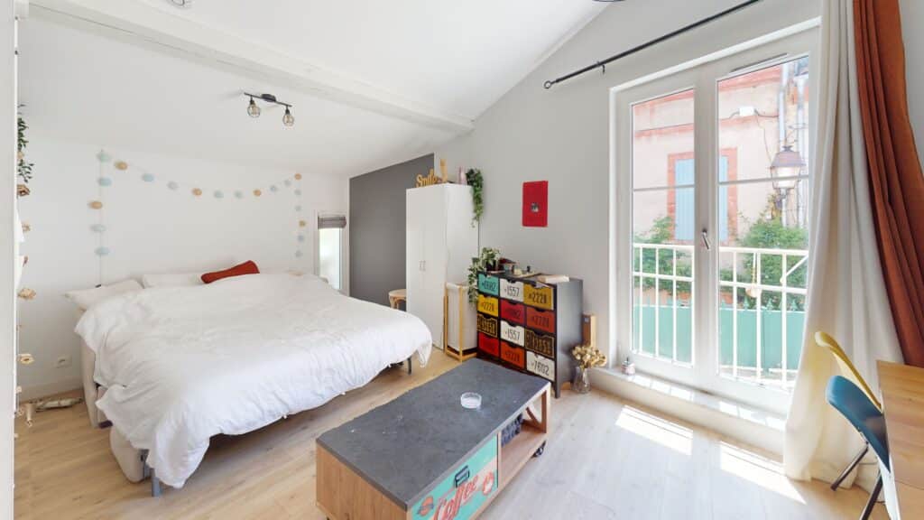 IMMEUBLE COMPOSÉ DE 5 STUDIOS EXCELLENT ETAT LOUÉ EN MEUBLÉ