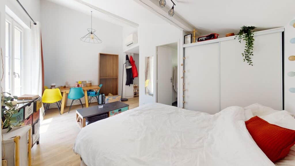 IMMEUBLE COMPOSÉ DE 5 STUDIOS EXCELLENT ETAT LOUÉ EN MEUBLÉ