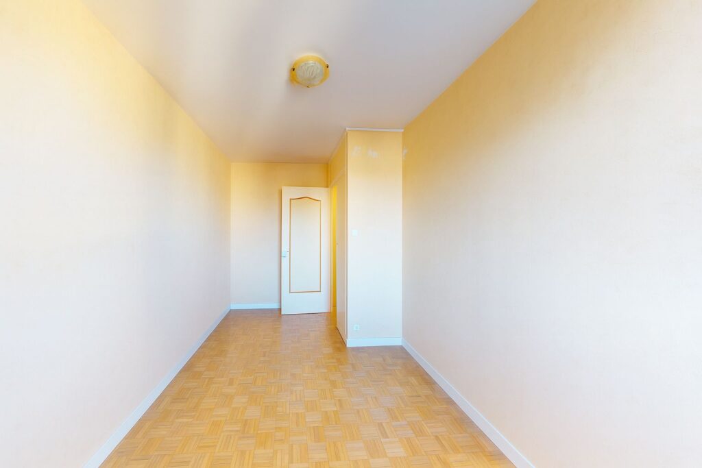 T3 DE 56M2 AVEC ASCENSEUR, BALCON ET CAVE- 19 RUE BAYARD