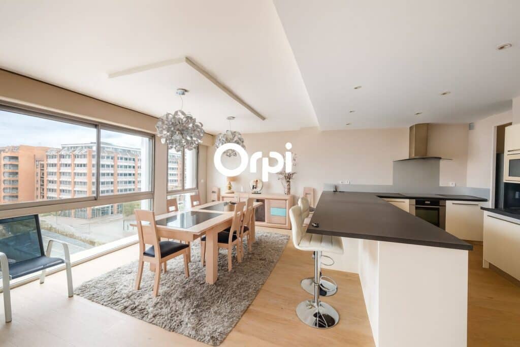 À Vendre – Appartement T5 de 150 m² avec balcon, 2 parkings et cave – Quartier Saint-Georges, Toulouse