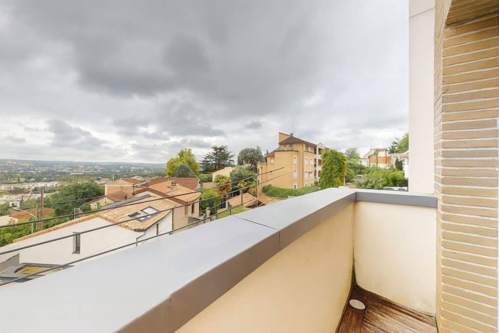 Appartement T3 lumineux avec terrasse et vue dégagée – Résidence 2017