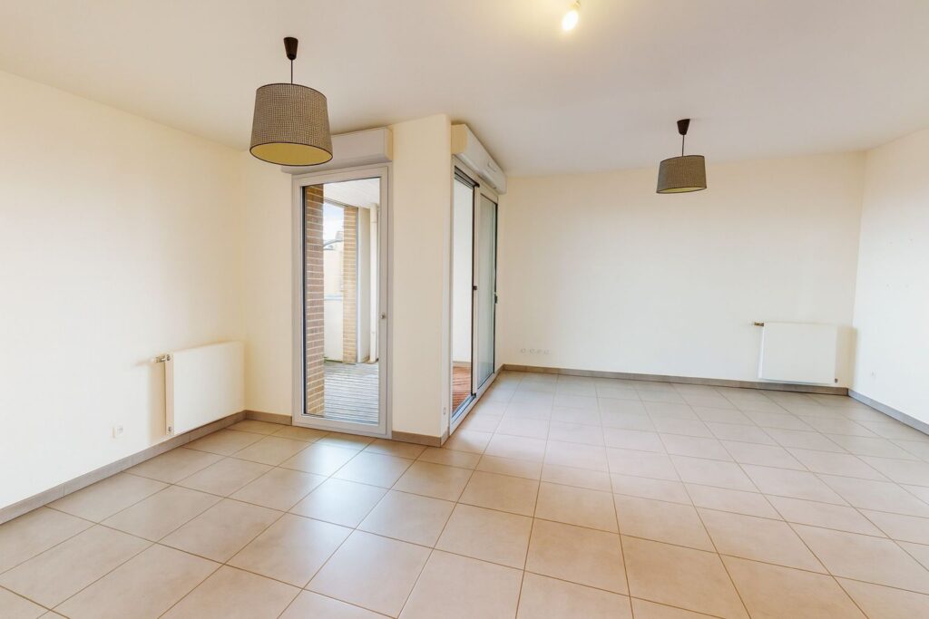 Appartement T3 lumineux avec terrasse et vue dégagée – Résidence 2017