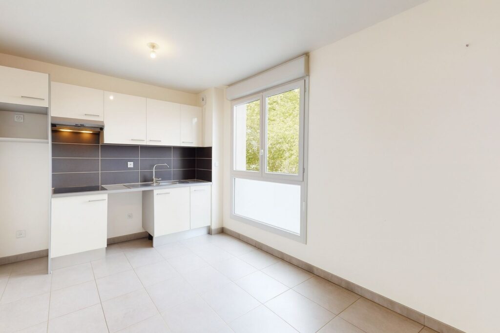 Appartement T3 lumineux avec terrasse et vue dégagée – Résidence 2017