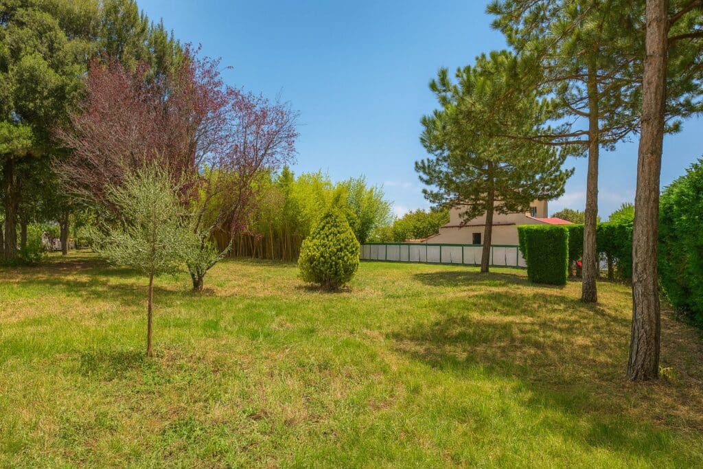 À vendre – Terrain à bâtir de 556 m², libre de constructeur – environnement calme et privilégié