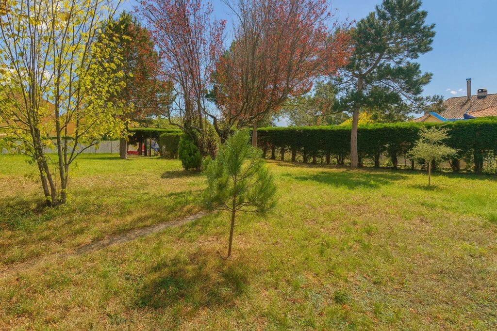 À vendre – Terrain à bâtir de 556 m², libre de constructeur – environnement calme et privilégié