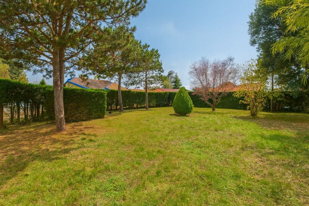 À vendre – Terrain à bâtir de 556 m², libre de constructeur – environnement calme et privilégié