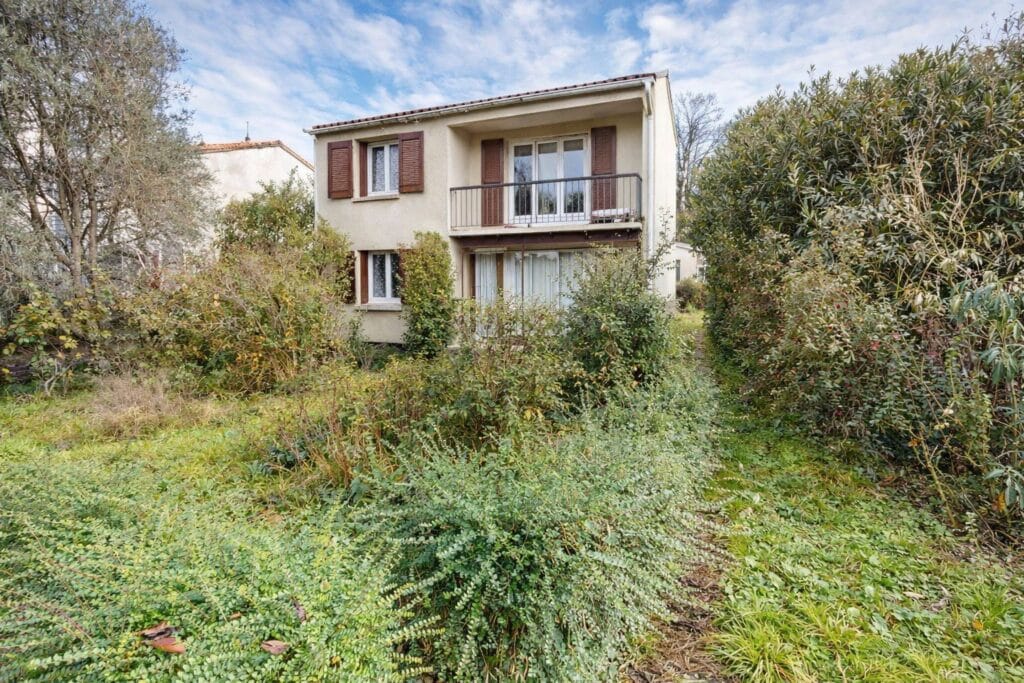 Maison indépendante d'env. 112 m²  À Vendre  sur une parcelle de 391 m²