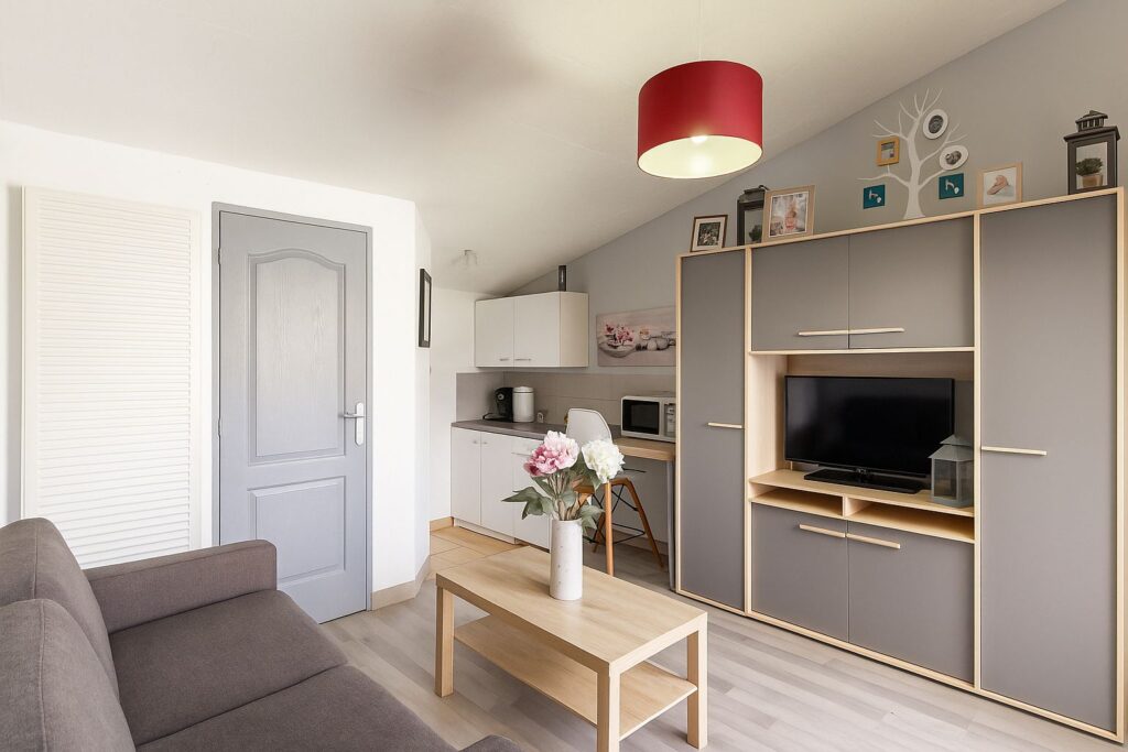 SUD CROIX DE PIERRE LYCEE GALLIENI Maison T6 avec garage jardin et piscine