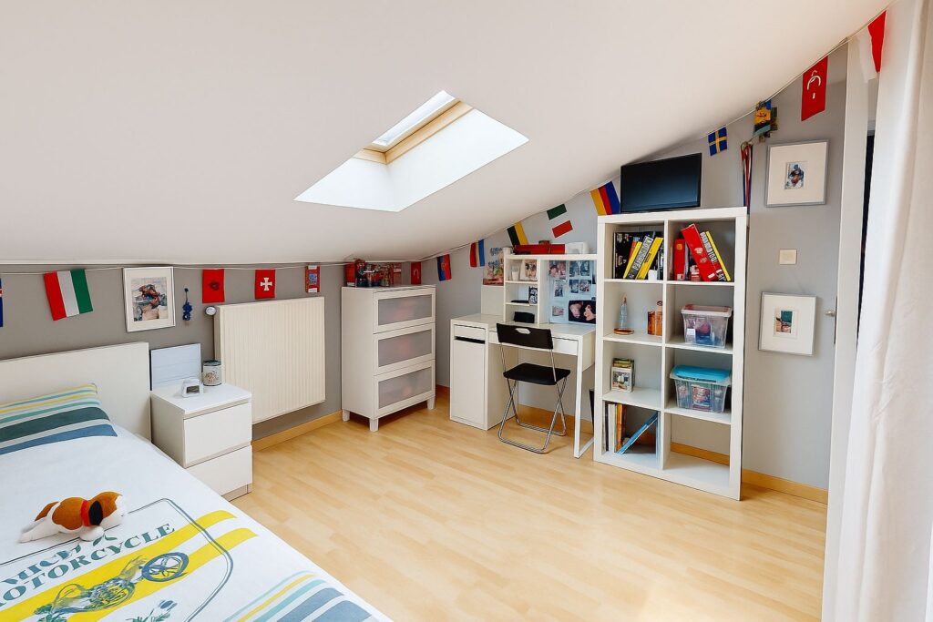 SUD CROIX DE PIERRE LYCEE GALLIENI Maison T6 avec garage jardin et piscine