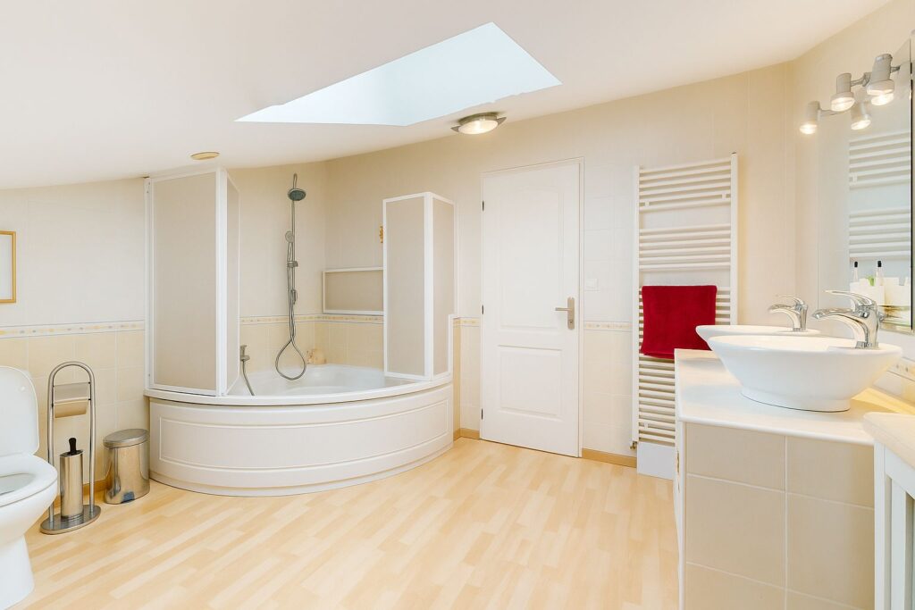 SUD CROIX DE PIERRE LYCEE GALLIENI Maison T6 avec garage jardin et piscine