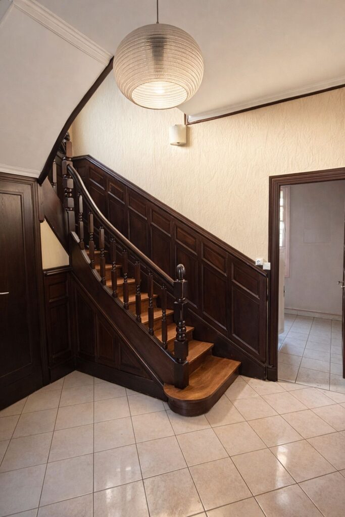 MAISON 4 PIECES - 3 CHAMBRES - JARDIN - DEPENDANCE - GARAGE A RENOVER