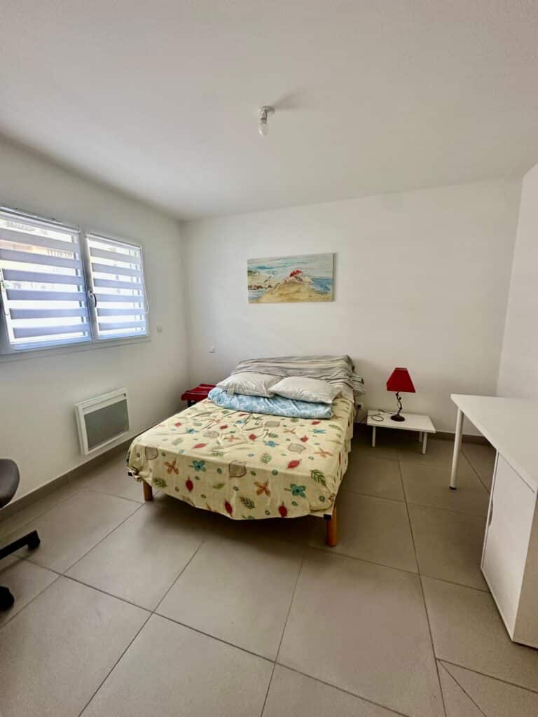 Maison À Vendre ROSERAIE  récente avec place de parking au calme