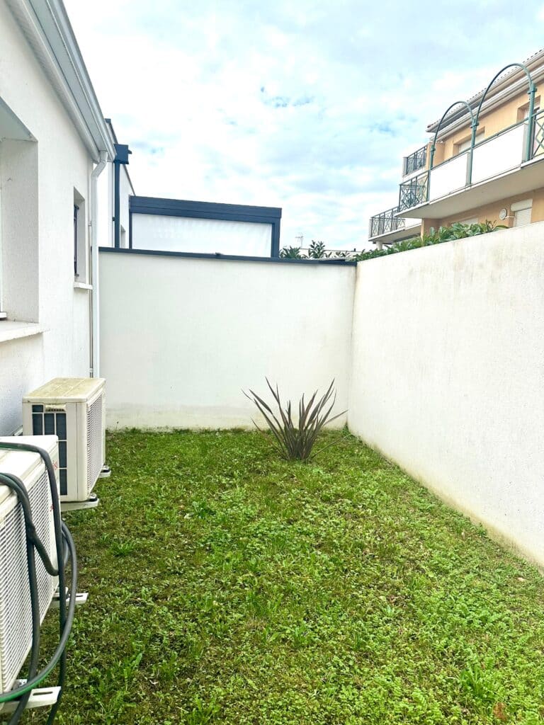 Maison À Vendre ROSERAIE  récente avec place de parking au calme