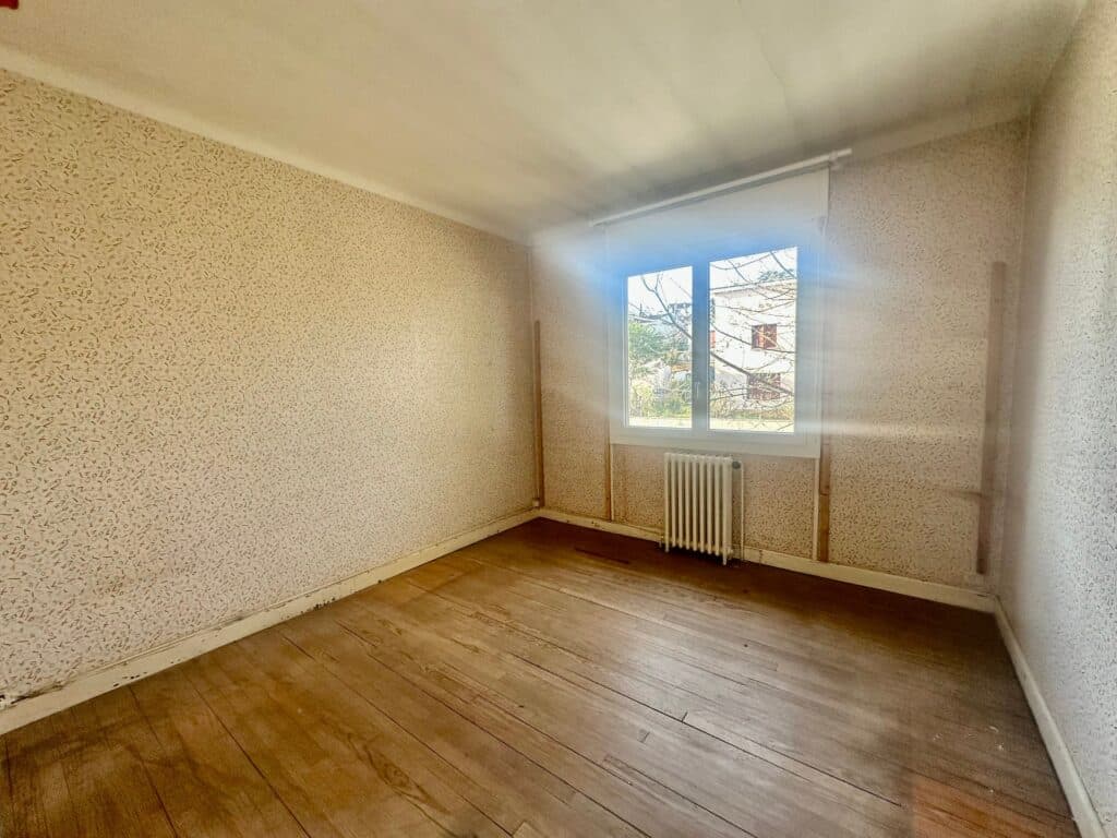 Maison à vendre 140 m² avec beaucoup de potentiel.