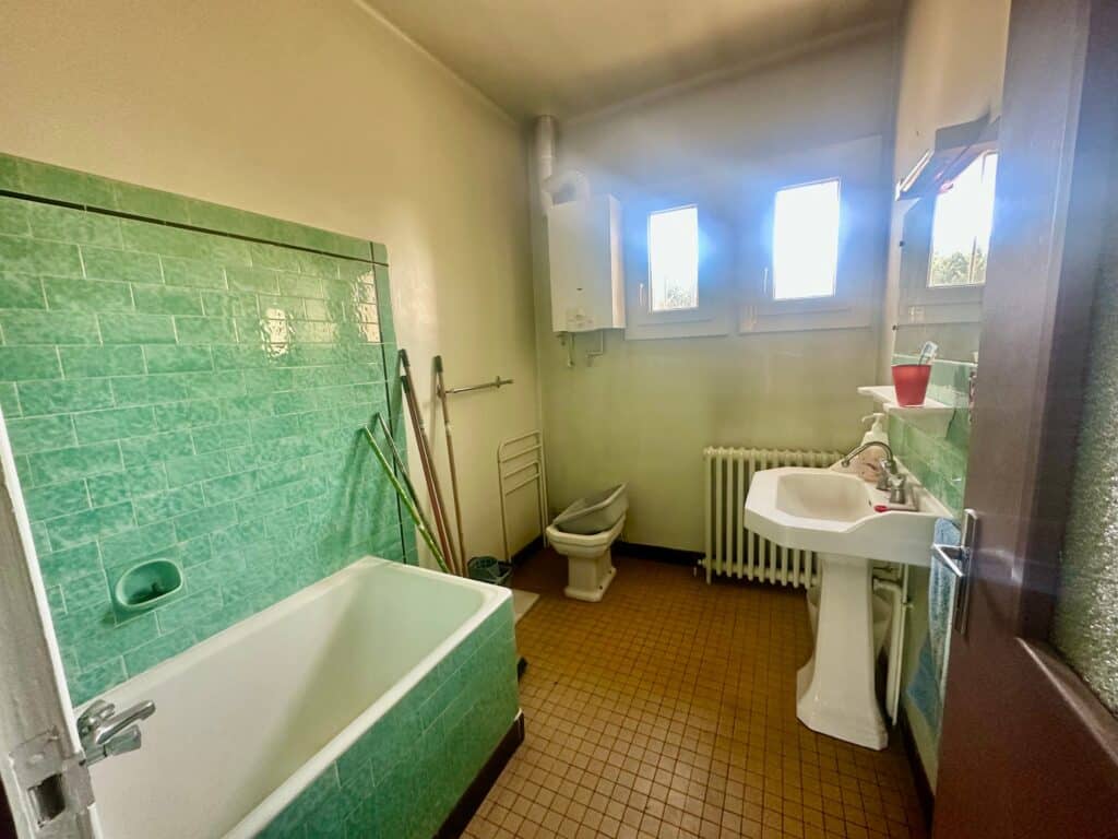 Maison à vendre 140 m² avec beaucoup de potentiel.