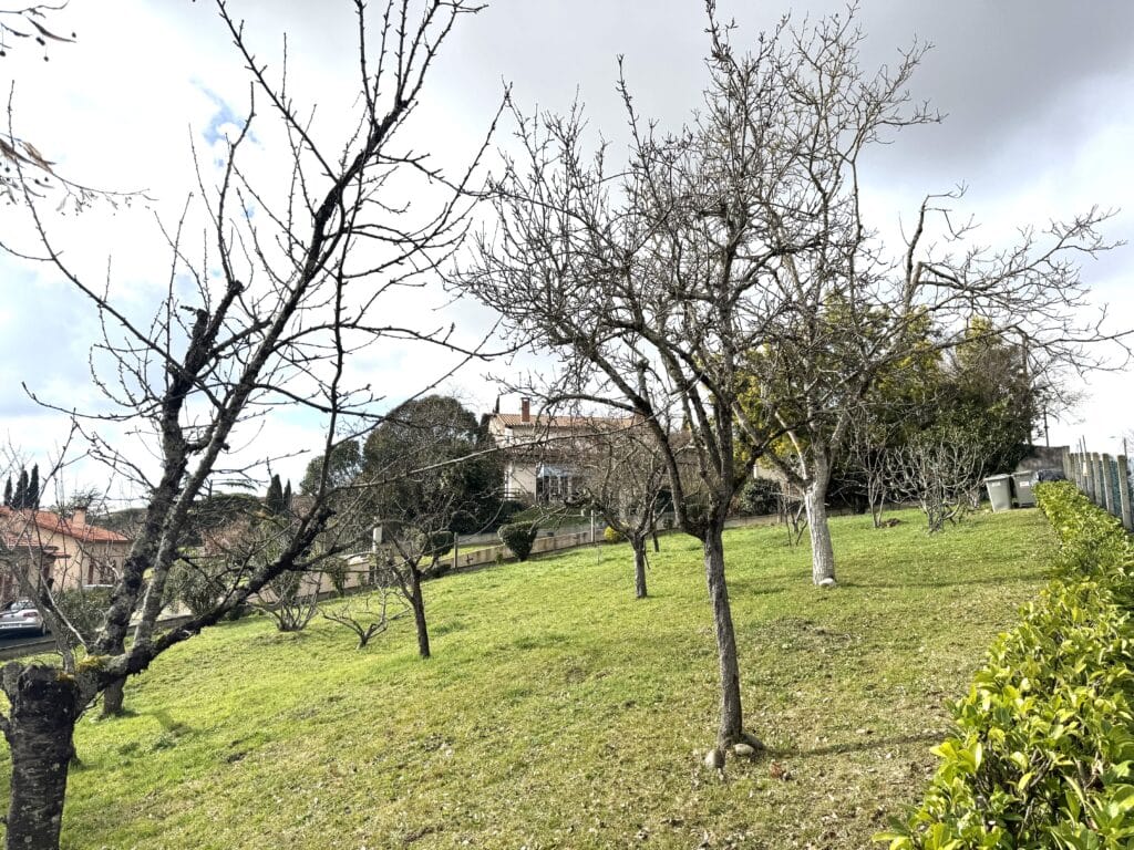 A VENDRE : TERRAIN 900m2 COLOMIERS DANS IMPASSE AU CALME