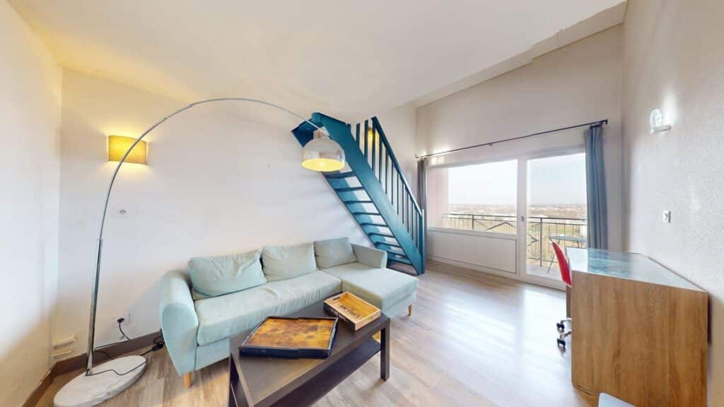 T2 DUPLEX – DERNIER ÉTAGE – CALME ABSOLU – VUE DÉGAGÉE – PARKING