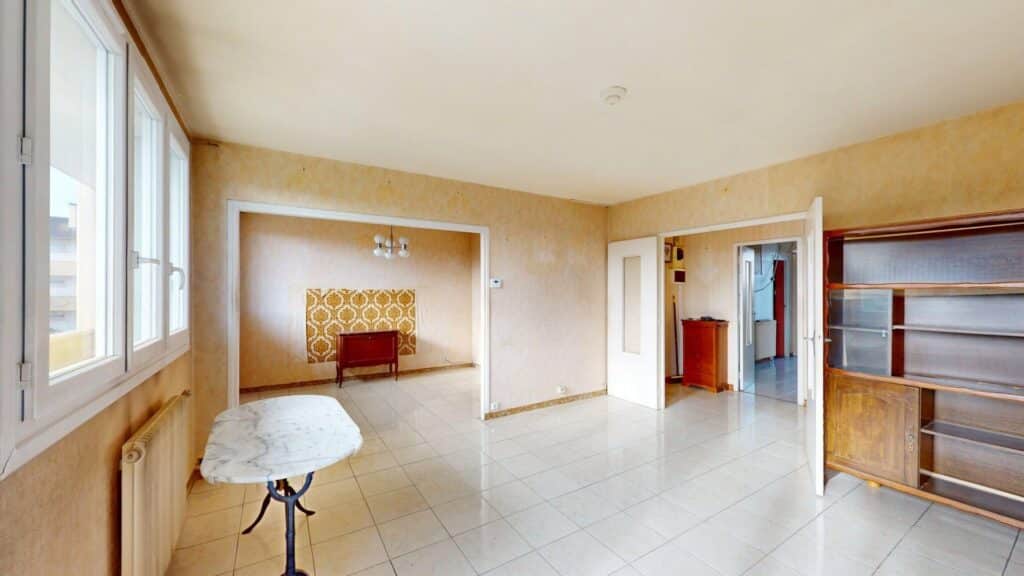 À vendre T3 de 73 m² avec balcons – Beau potentiel à exploiter