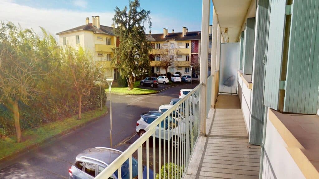 À vendre T3 de 73 m² avec balcons – Beau potentiel à exploiter