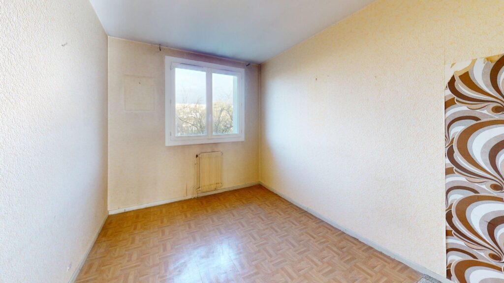 À vendre T3 de 73 m² avec balcons – Beau potentiel à exploiter