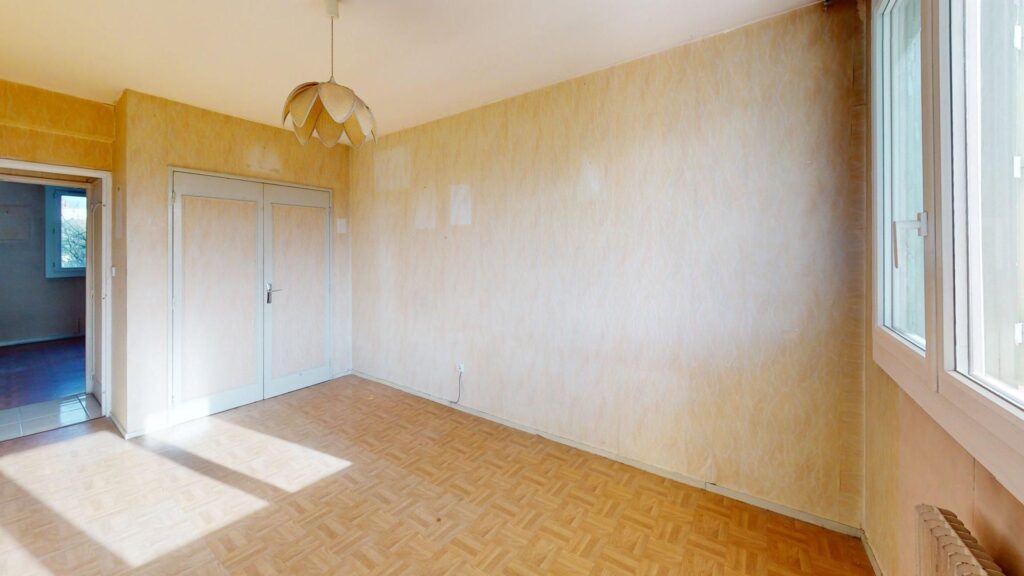 À vendre T3 de 73 m² avec balcons – Beau potentiel à exploiter