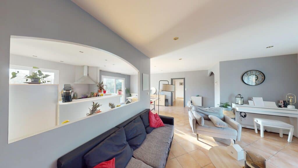 Maison T5 À Vendre PLAIN-PIED Garage