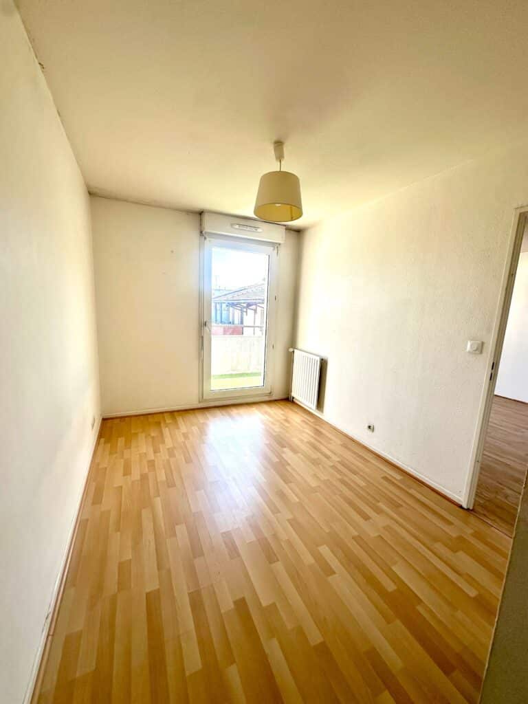 TOULOUSE JOLIMONT APPT T1 bis de 35 M² AVEC PARKING EN SOUS-SOL VENDU LIBRE