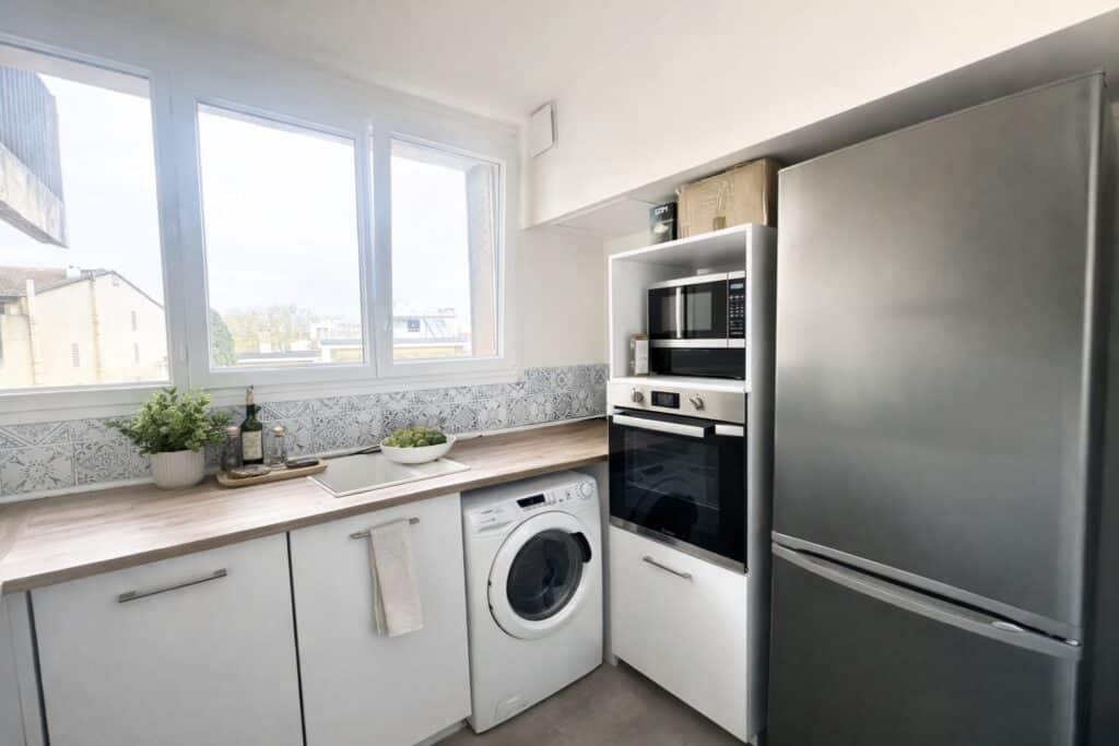 Appartement À Vendre T3 aux allées de Barcelone au 4 ème étage avec ascenseur