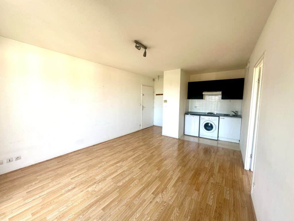 TOULOUSE JOLIMONT APPT T1 bis de 35 M² AVEC PARKING EN SOUS-SOL VENDU LIBRE